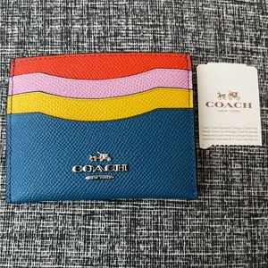 COACH Credit Card Holder
64859 SV/Peacock
New with Tag